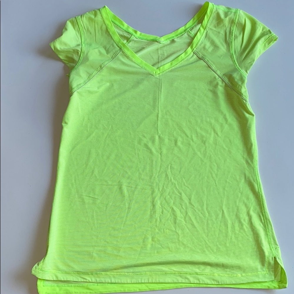 Lululemon short sleeve shirt